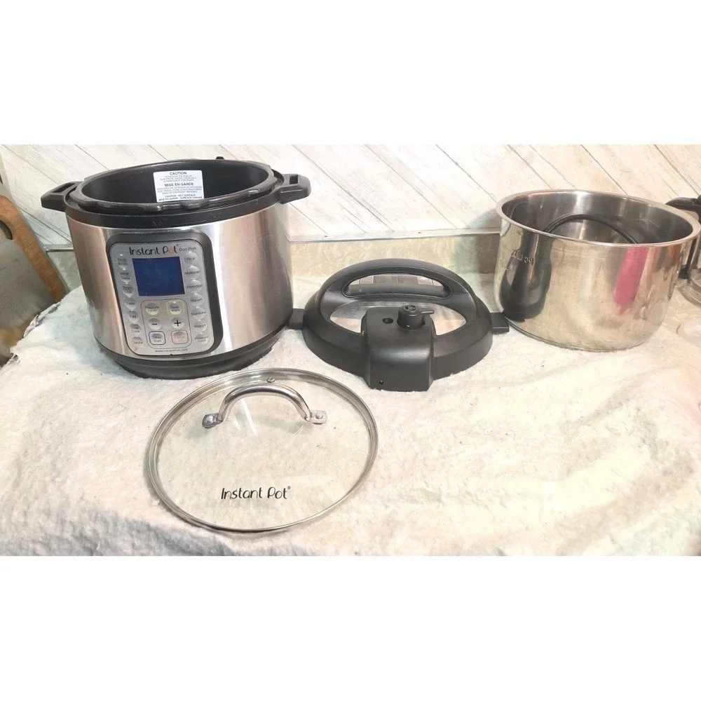 Instant Pot Duo Plus 60 6-Quart Multi-Cooker, Stainless Steel/Black W/ LID